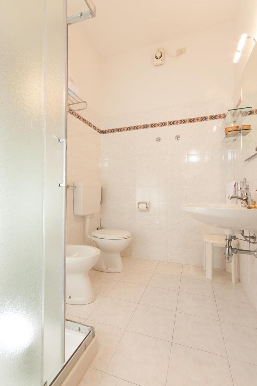 Albergo Vittoria Salsomaggiore Terme Buitenkant foto